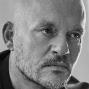 Mutina stentøj tegnet af Vincent Van Duysen i en kontorreception