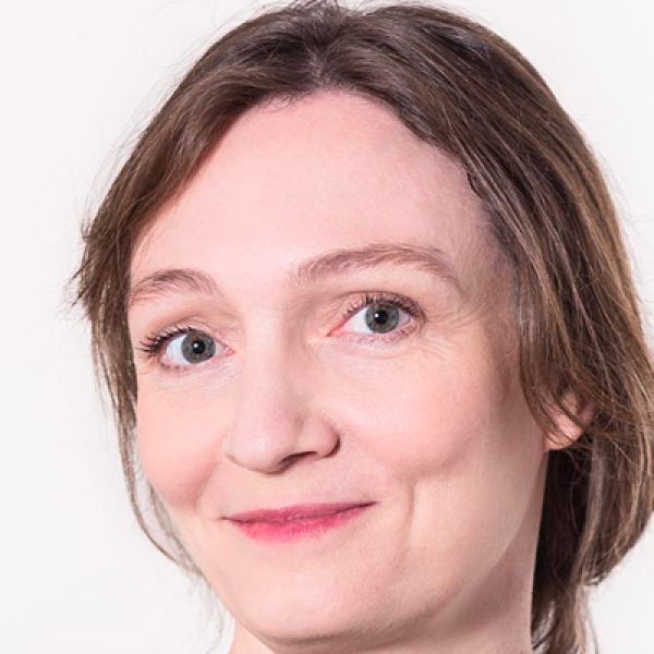Mutina stentøj fra Inga Sempés forfatterkreds i en kontorreception