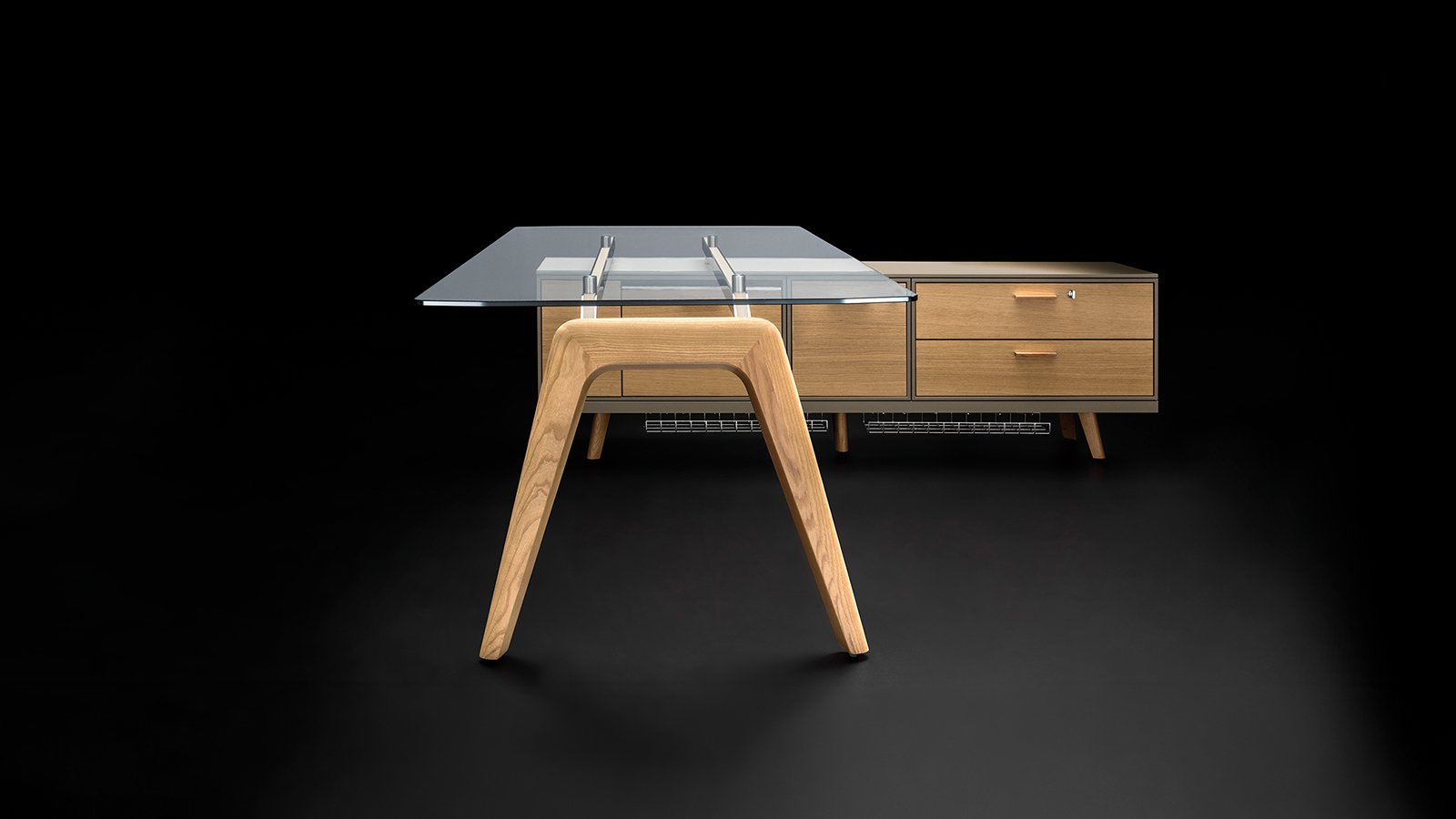 Rail designskrivebord fra Bralco i eg med diamantskåret plade