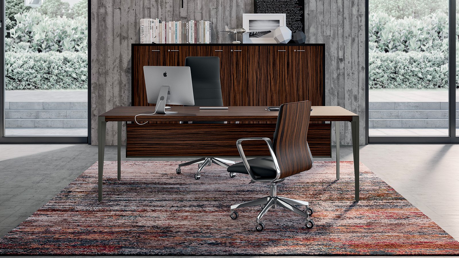 Chefskrivebord X9 fra Quadrifoglio med sidebord og multiboks