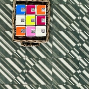 Detalje af Azulej moensteret Flores fra Mutina