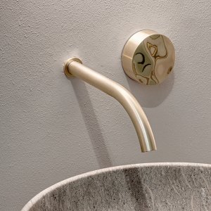 Design-armaturer Allure fra CEA Design med poleret greb