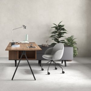 Design skriveborde Lay fra Archiutti i en række med lysegrå plader og rødt stel