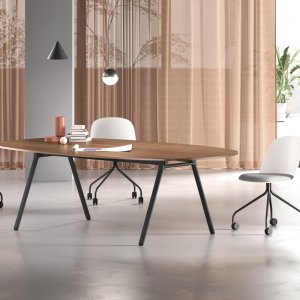 U-formet led af støbt aluminium på Archiutti Lay skrivebord i blå