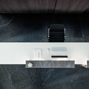 Aluminiumsokkel i kromlook med justerbare fødder på Lux