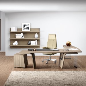 Skrivebord Larus fra Della Rovere i et direktionskontor