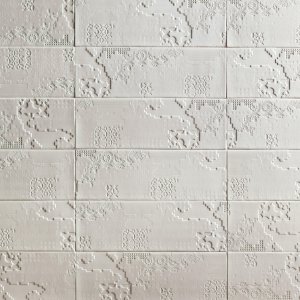 Detalje af Bas-Relief teksturen Patchwork fra Mutina