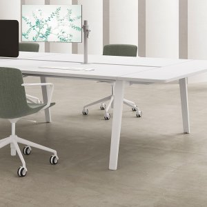 Mødebord E-Place 300 x 120 på to søjler med kvadratisk fod