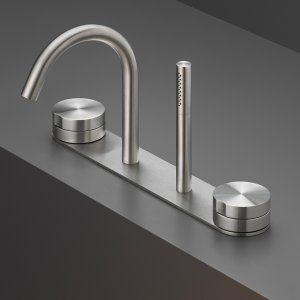 Giotto fra Cea Design med greb i mørkt wenge-træ