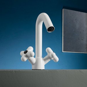 Designarmaturer i mat sort: et-huls håndvaskarmatur I Balocchi fra Fantini