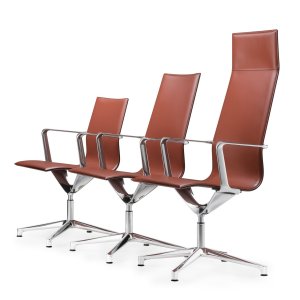 Poleret aluminium på Kuna Chair
