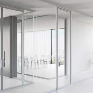Udvendig skydedør i glas fra Mood-systemet med skjult overskinne