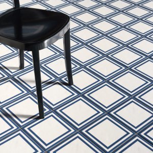 Flise med mønsteret Flower Black, Mattonelle Margherita fra Mutina, 20,5 x 20,5 cm
