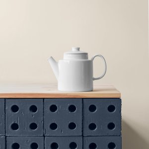 Detalje af en glaseret Bloc Red Glossy blok