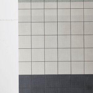 Moenster Cobble White fra Tape Mutina paa hvid base