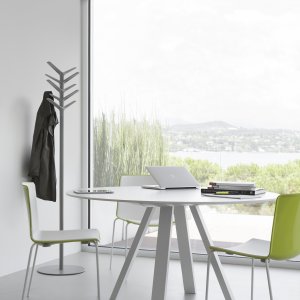 Marmorkompositplade på et Arki-Table 240×100