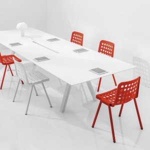 Mødebord Arki-Table fra Pedrali med bukke i stål og plade i kompaktlaminat