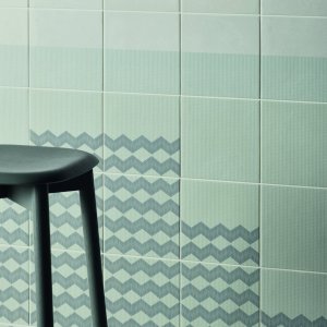 Moenster Zigzag Green fra Tape-kollektionen i glaseret porcellanato