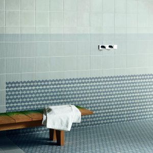 Moenster Zigzag Brown fra Tape-kollektionen i glaseret porcellanato
