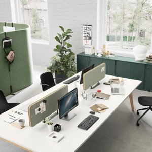 Closed office-komposition Pigreco med tredje niveau