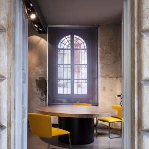 Chefskriveborde Asymmetrical 242 × 135 med skab til højre