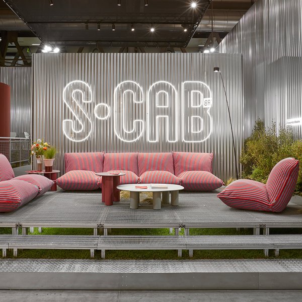 S•CAB stole og borde til kontor og receptionsomraader